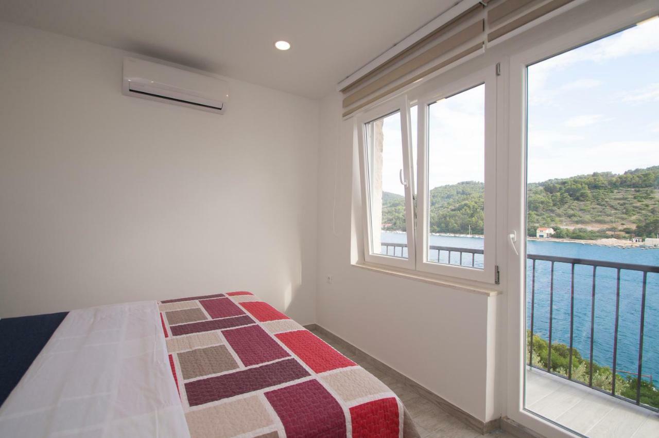 Apartments With Sea Views Vela Luka Ngoại thất bức ảnh